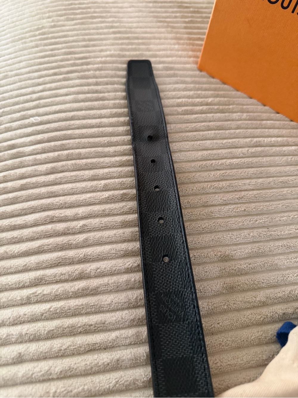 Louis Vuitton Black Damier LV Buckle Belt - Picture 2 of 6